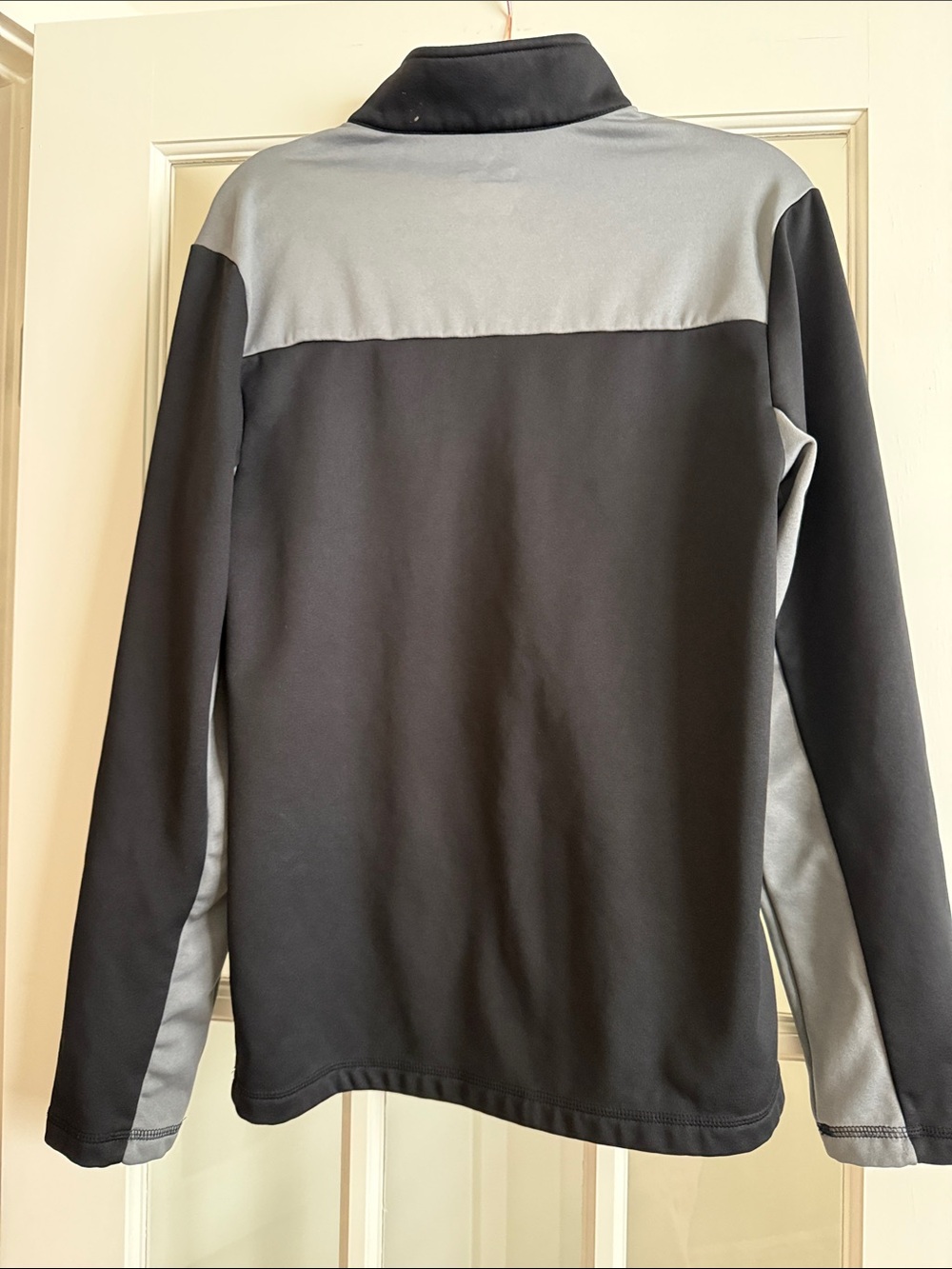 Fanatics Charlotte Hornets Black and Gray Charlotte Hornets Quarter-Zip Pullover - Picture 3 of 3